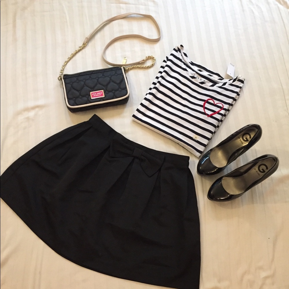 Betsy Johnson black quilted heart purse